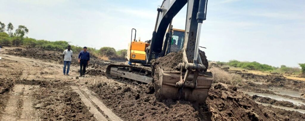 Visit of Lokayukta Officials: Around 400 tippers were illegally transporting soil along the river