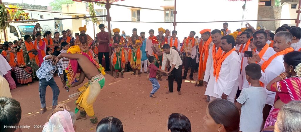 Procession of new palanquins and idols