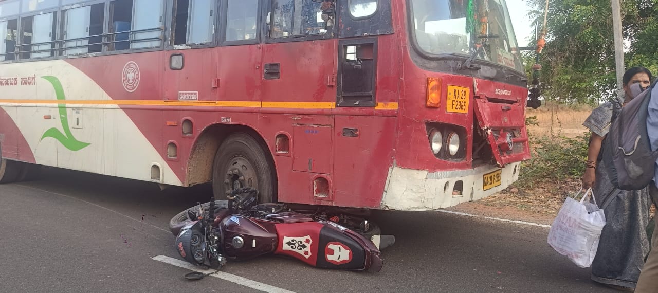 ನಾಲತವಾಡ ಬಳಿ ಭೀಕರ ಅಪಘಾತ: ಬೈಕ್ ಸವಾರ ಸ್ಥಳದಲ್ಲೇ ದುರ್ಮರಣ