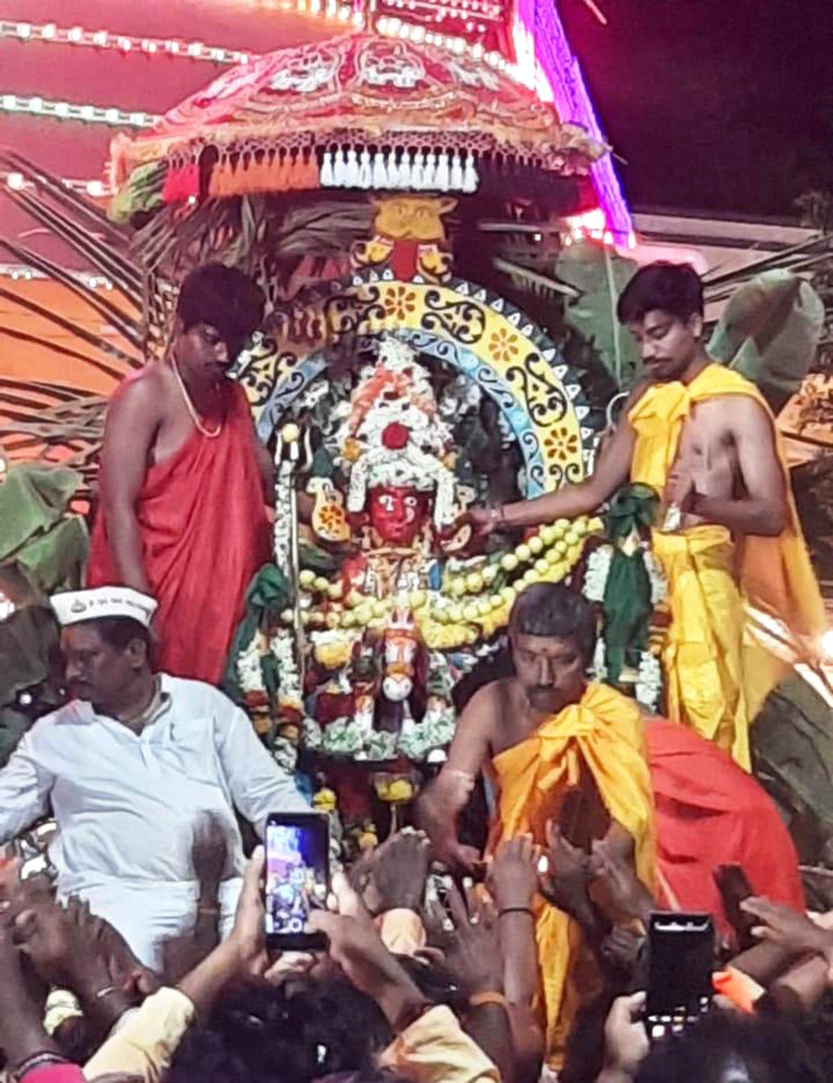 ಗ್ರಾಮದೇವತೆ ಜಾತ್ರೆಗೆ ತೆರೆ : ಐದು ದಿನಗಳ ನಿರಂತರ ದಾಸೋಹ ಸೇವೆಗೆ ಎಲ್ಲೆಡೆ ಮೆಚ್ಚುಗೆ