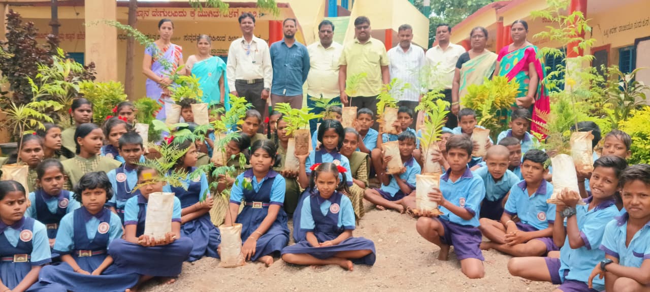 ಪರಿಸರ ದಿನಾಚರಣೆ ಅಂಗವಾಗಿ ಮಗುವಿಗೊಂದು ಮರ ಕಾರ್ಯಕ್ರಮ