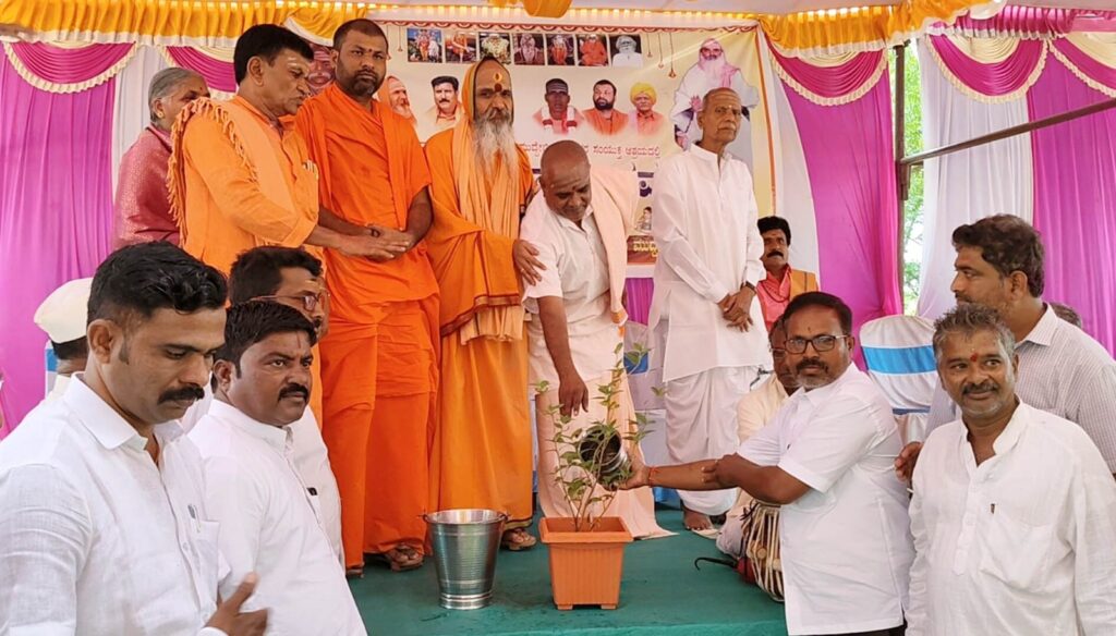 A caste was jailed by a Guru - Jayasiddeswar Sri