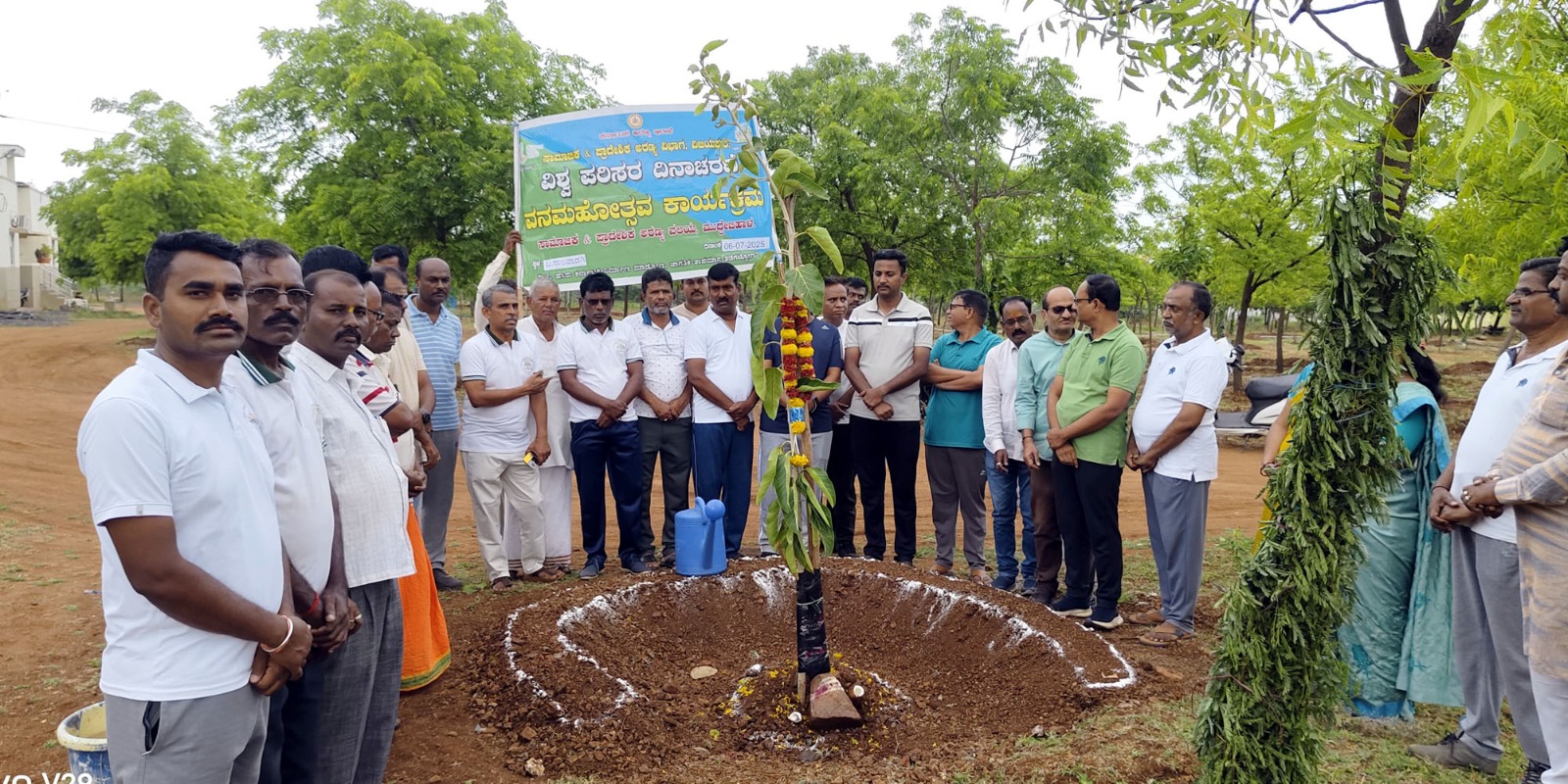 ಪೊಲೀಸ್ ಠಾಣೆ ಆವರಣದಲ್ಲಿ ಸಸಿ ನೆಡುವ ಕಾರ್ಯ: ಅಮೃತಮಿತ್ರ 2.0 ಅಡಿ ಉದ್ಯಾನವನಗಳ ನಿರ್ವಹಣೆ