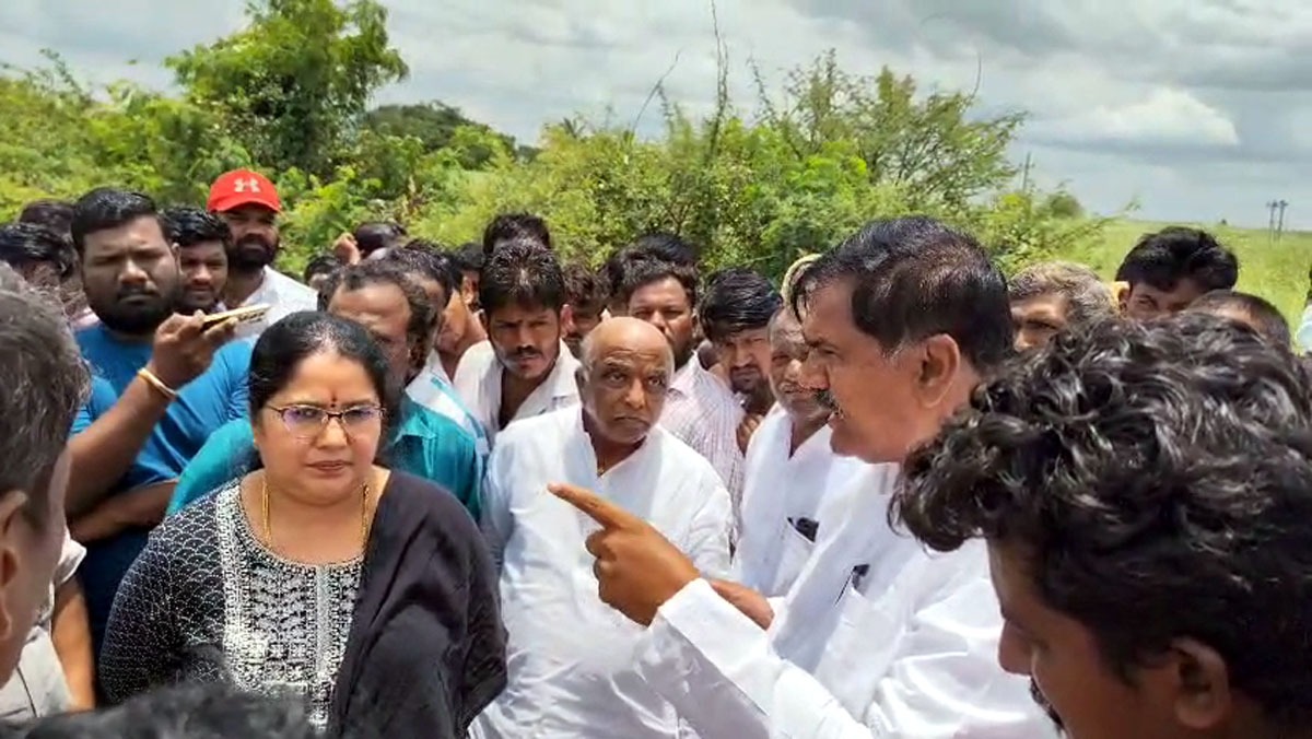 ಮೊಸಳೆ ಹೊತ್ತೊಯ್ದಿದ್ದ ರೈತನ ಶವ ಐದು ಗಂಟೆಗಳ ಕಾರ್ಯಾಚರಣೆ ಬಳಿಕ ಪತ್ತೆ