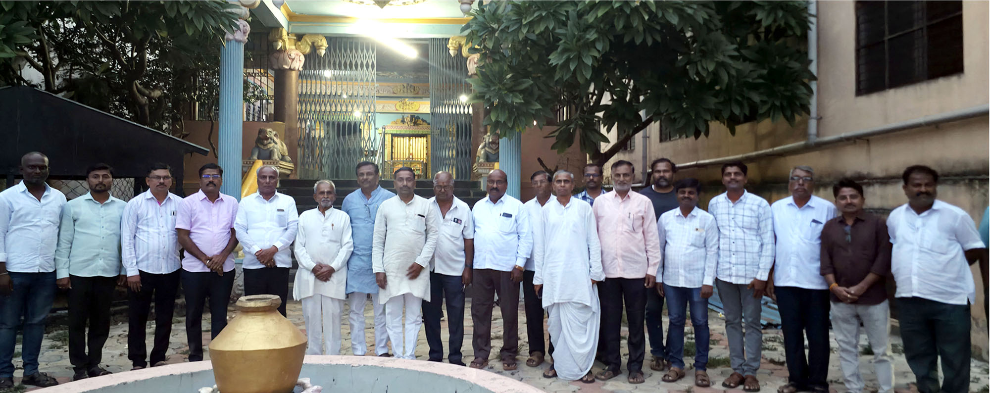 ರೆಡ್ಡಿ ಸಮಾಜದಿಂದ ತುರ್ತು ಸಭೆ:                                     ಧರ್ಮ ; ಹಿಂದೂ, ಜಾತಿ; ರೆಡ್ಡಿ ಎಂದೇ ಬರೆಯಿಸಲು ಕರೆ