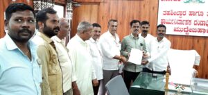 Petition submitted by Panchamasaliga to Tehsildar: Do not allow another circle around Chennamma circle.