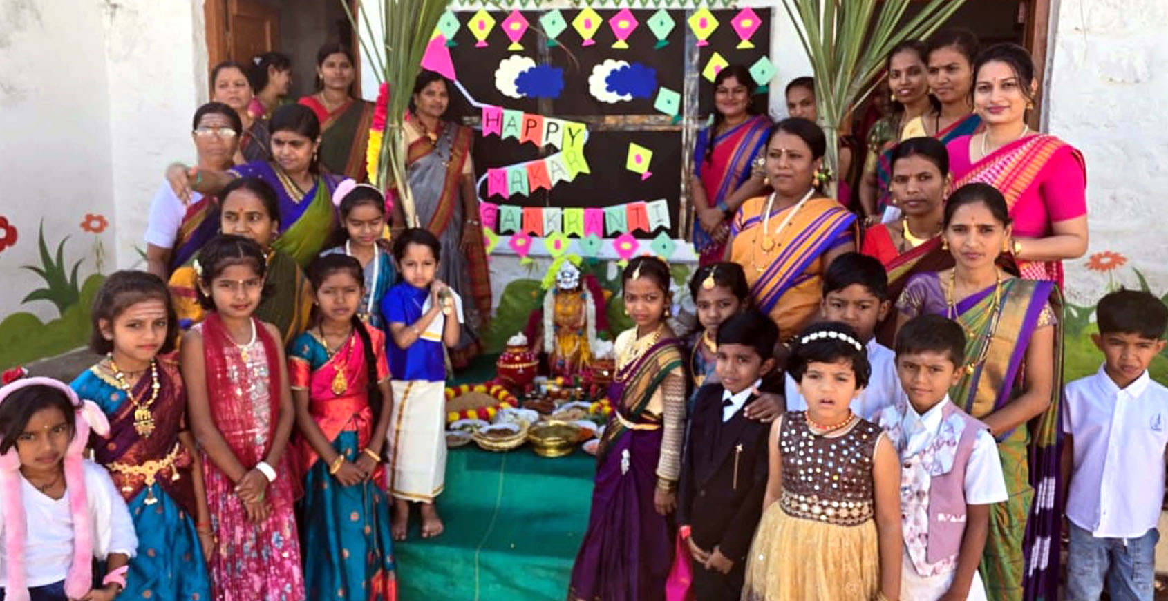 ಗಮನ ಸೆಳೆದ ಉತ್ತರ ಕರ್ನಾಟಕದ ಊಟ:                     M.R.E.M ಇಂಟರ್‌ನ್ಯಾಶನಲ್ ಸ್ಕೂಲ್‌ನಲ್ಲಿ ಸಂಕ್ರಾಂತಿ ಸಂಭ್ರಮ