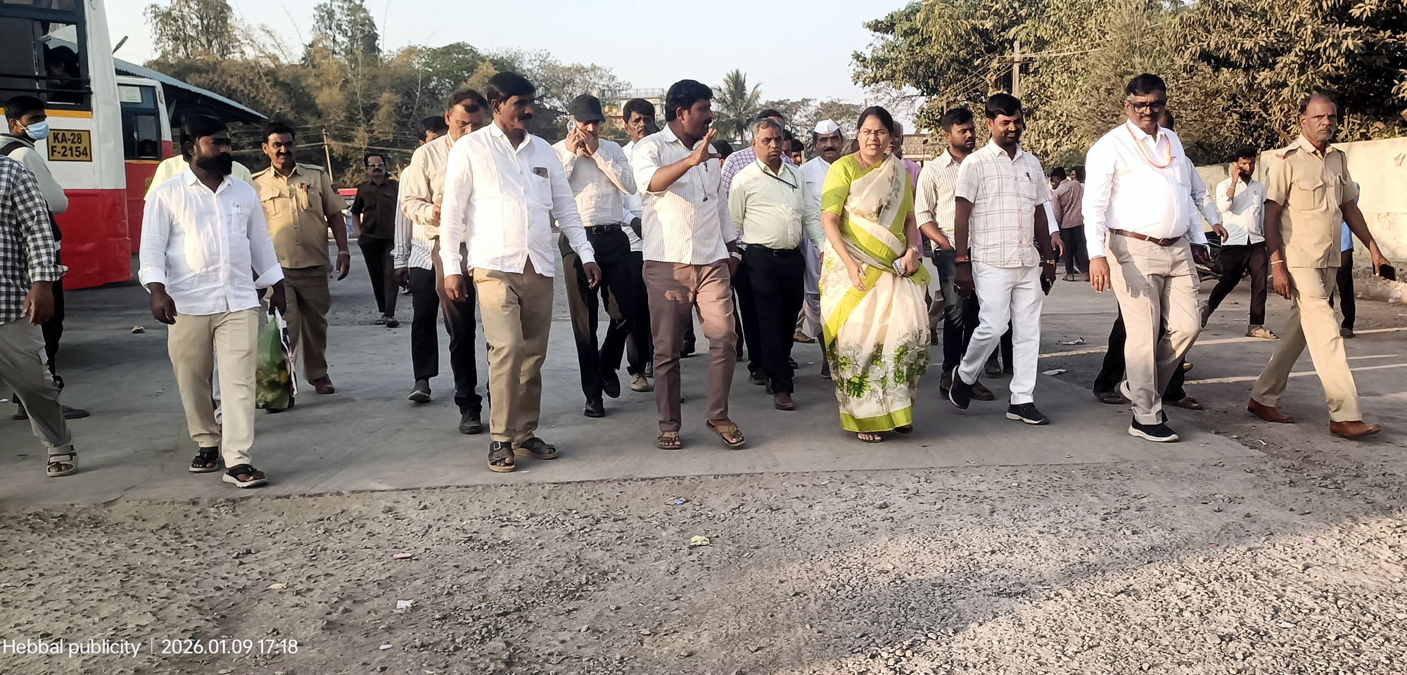 ಮುದ್ದೇಬಿಹಾಳ ಸಾರಿಗೆ ಘಟಕಕ್ಕೆ ಕೆಕೆಆರ್‌ಟಿಸಿ ಎಂ.ಡಿ ಭೇಟಿ: 40 ಲಕ್ಷ ರೂ.ವೆಚ್ಚದಲ್ಲಿ ನಿಲ್ದಾಣದ ಕಾಂಕ್ರಿಟ್,ಶೌಚಗೃಹ ನಿರ್ಮಾಣ