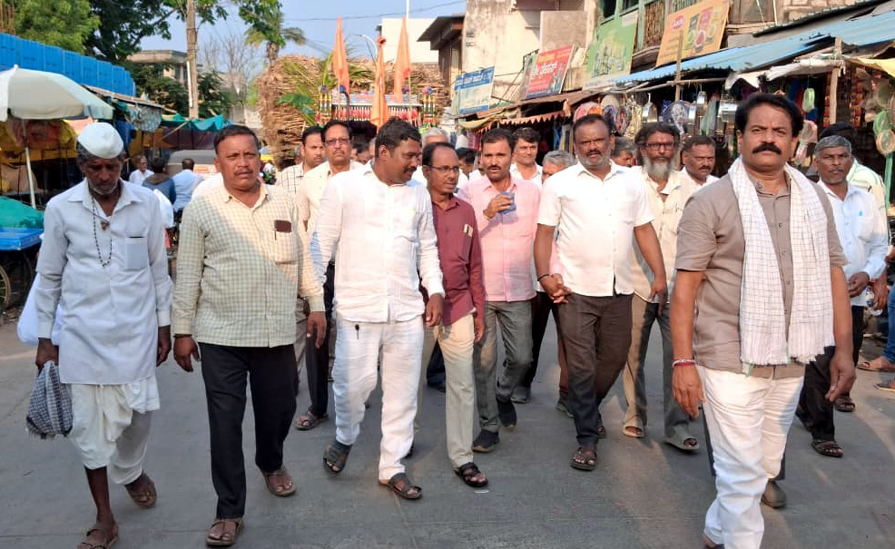 ಯಲಗೂರ ಗೋಶಾಲೆಗೆ ಐದು ಟ್ರಾಕ್ಟರ್ ಮೇವು ಕೊಡುಗೆ