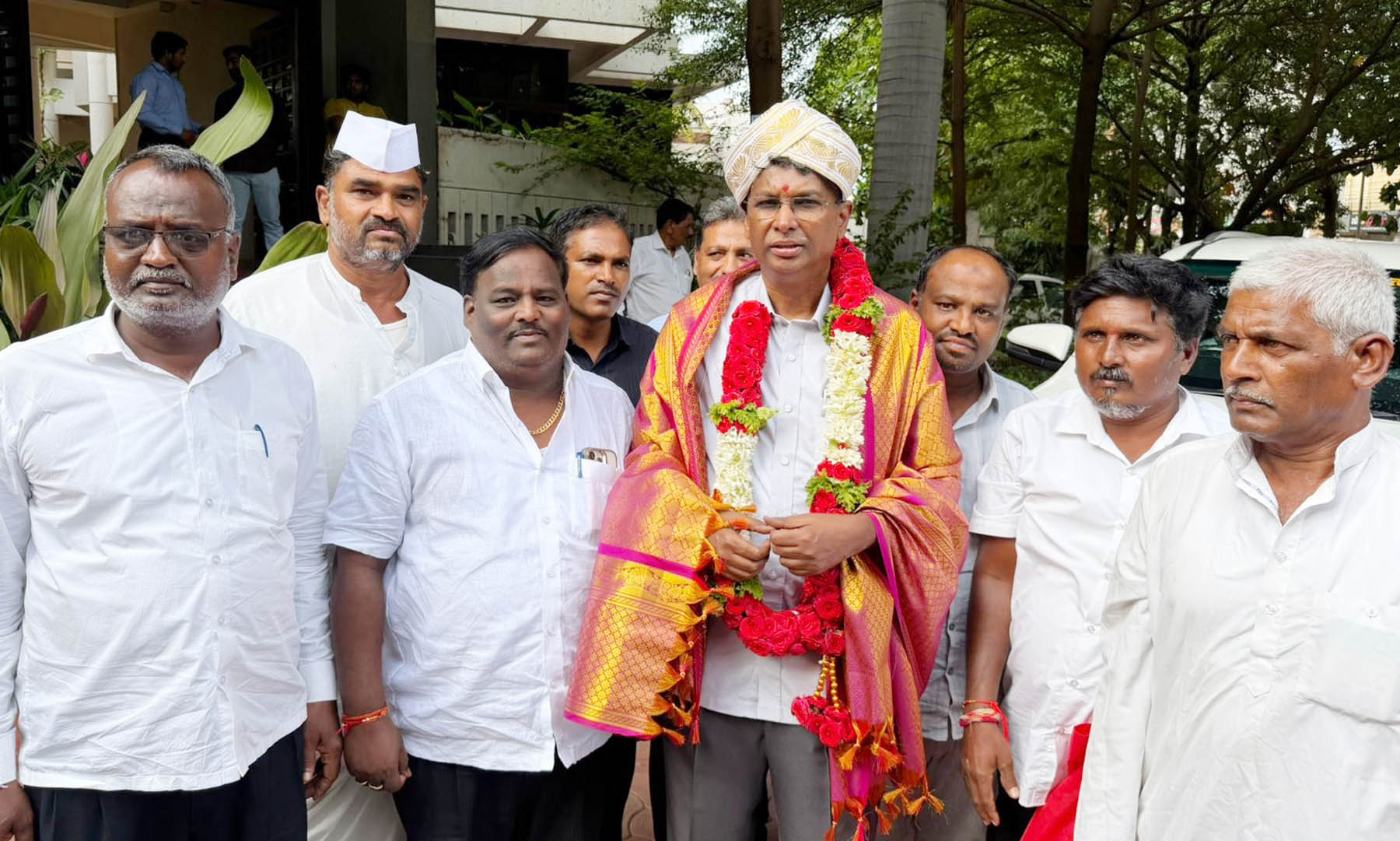 ಕಾಂಗ್ರೆಸ್ ಮುಖಂಡ ಸಿ.ಬಿ.ಅಸ್ಕಿ ಸನ್ಮಾನ ;                                      ಎರಡು ತಿಂಗಳಲ್ಲಿ ಬಾಕಿ ಹಣ ಬಿಡುಗಡೆಗೆ ಕ್ರಮ-ಸಚಿವ ಜಾರಕಿಹೊಳಿ