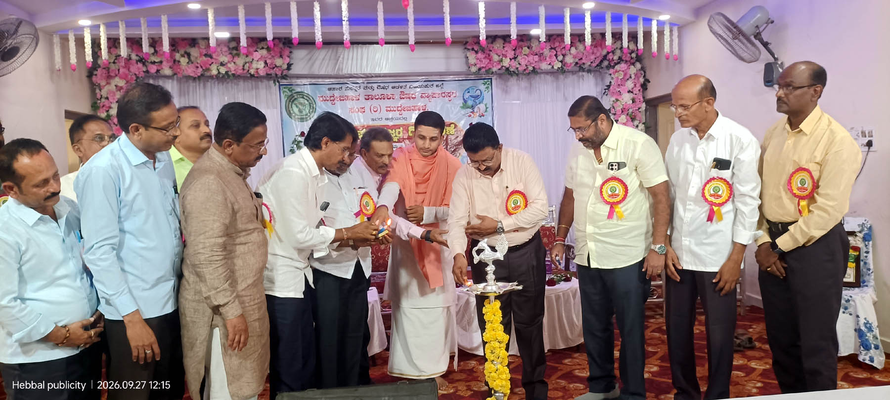 ಔಷಧ ತಜ್ಞರು ಜೀವ ಉಳಿಸುವ ಮಾರ್ಗದರ್ಶಕರು-ಸಿದ್ಧಲಿಂಗ ದೇವರು